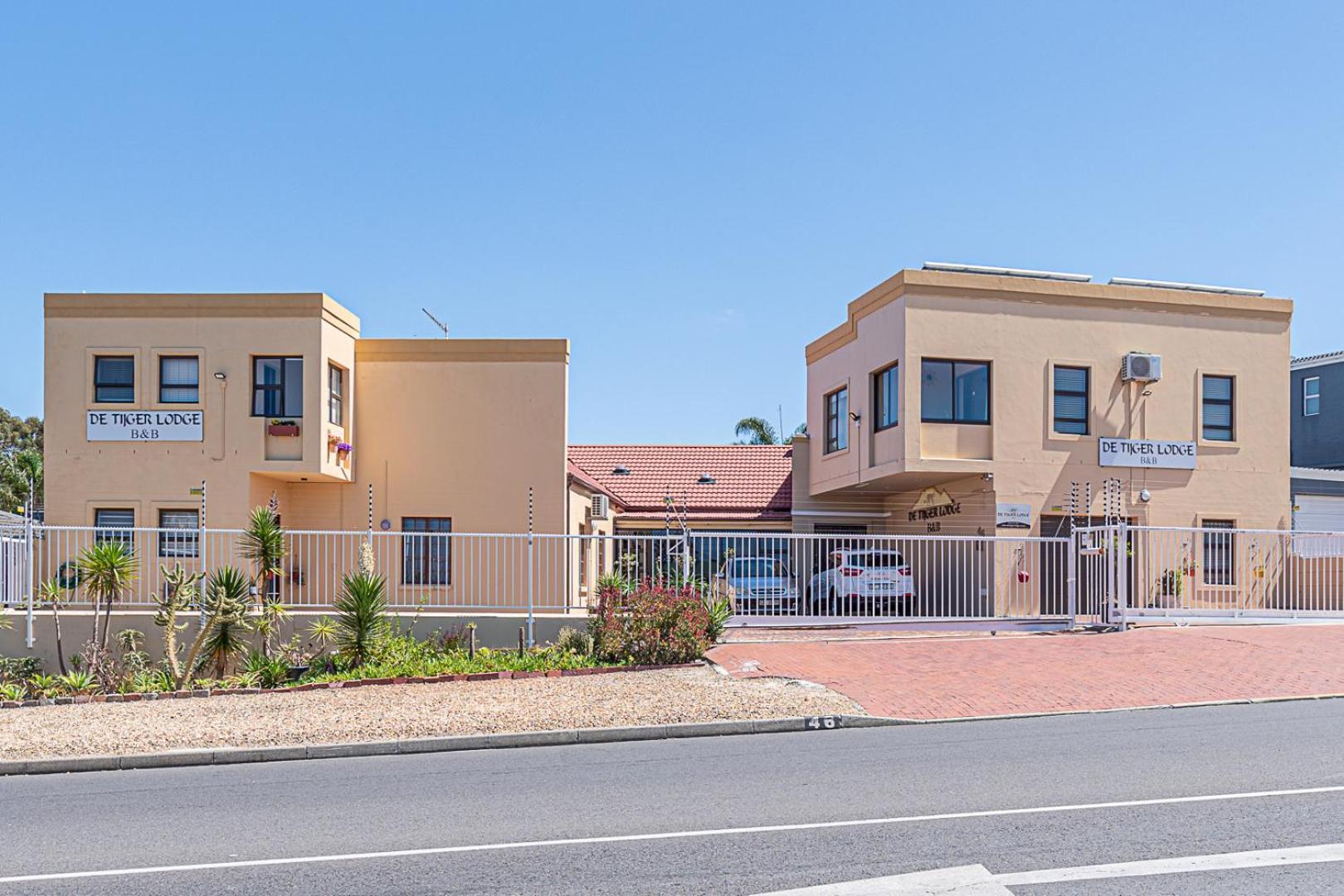 Guesthouse De Tijger Lodge Parow Luaran gambar