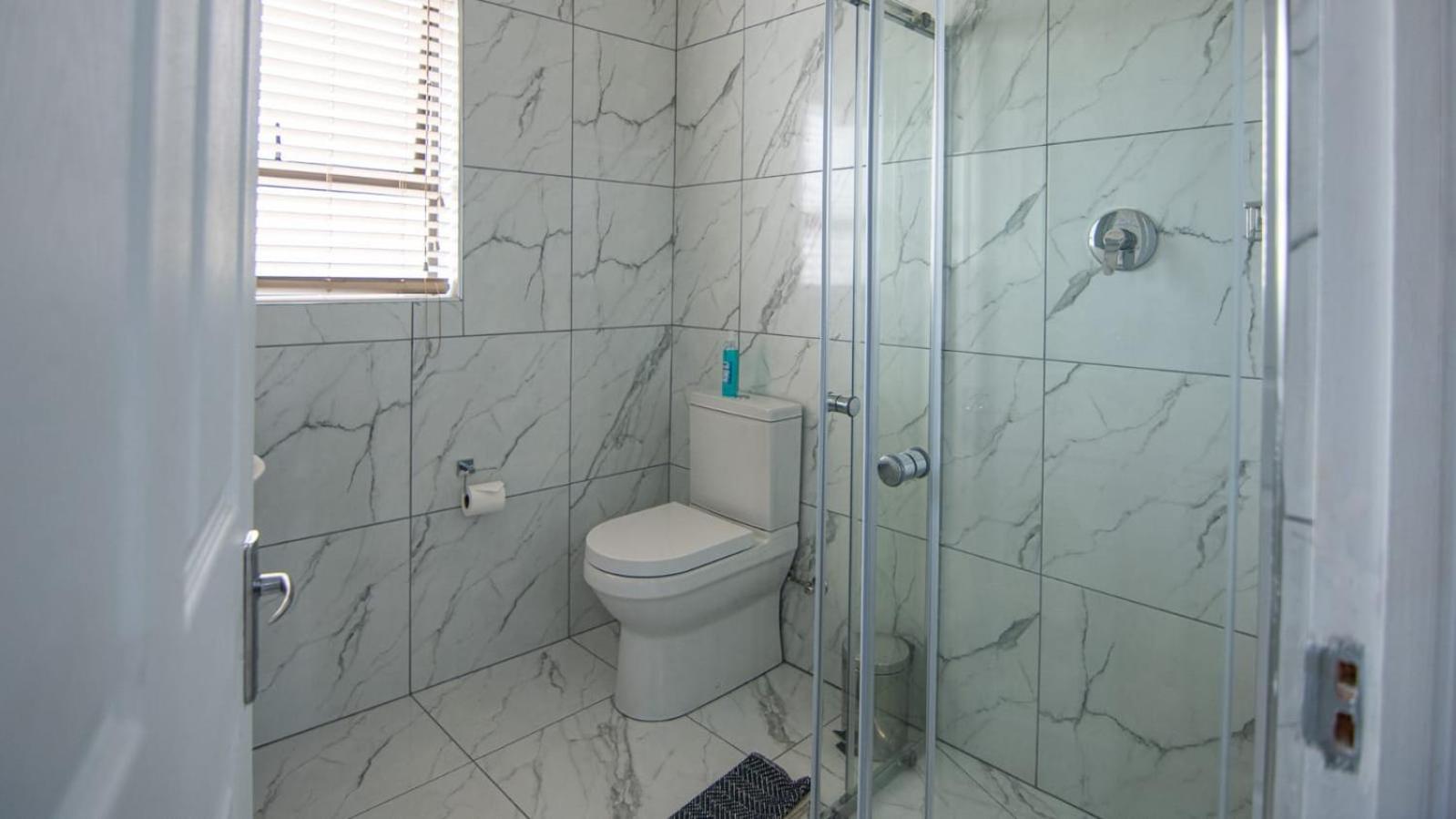 Guesthouse De Tijger Lodge Parow Luaran gambar