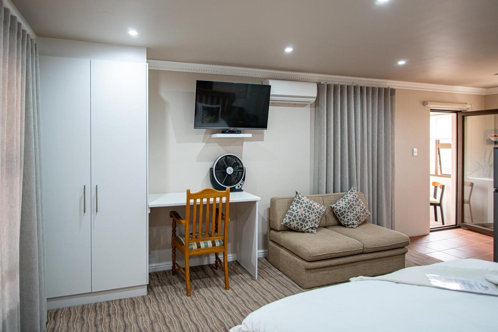 Guesthouse De Tijger Lodge Parow Luaran gambar