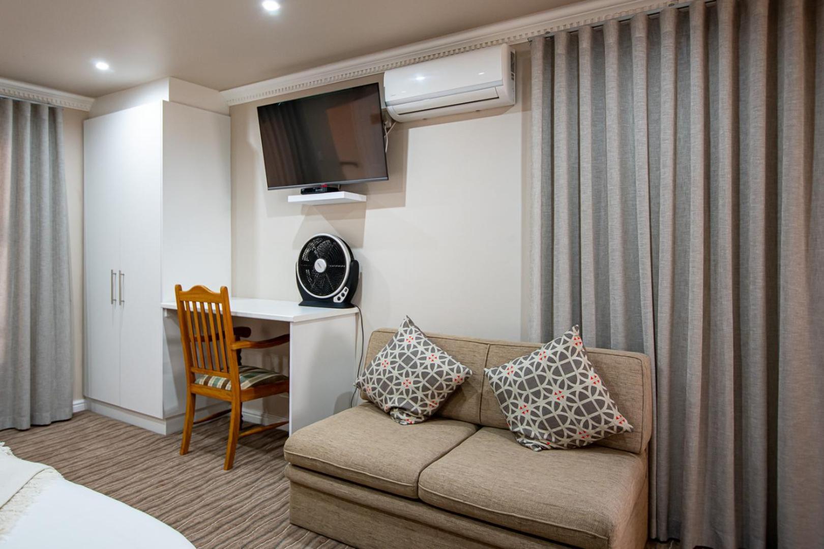 Guesthouse De Tijger Lodge Parow Luaran gambar