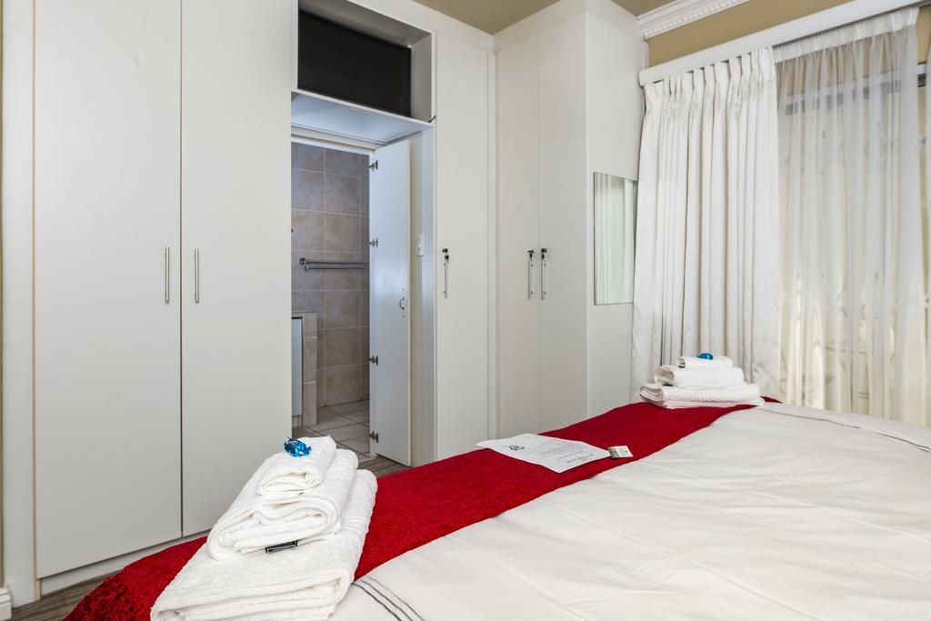 Guesthouse De Tijger Lodge Parow Luaran gambar