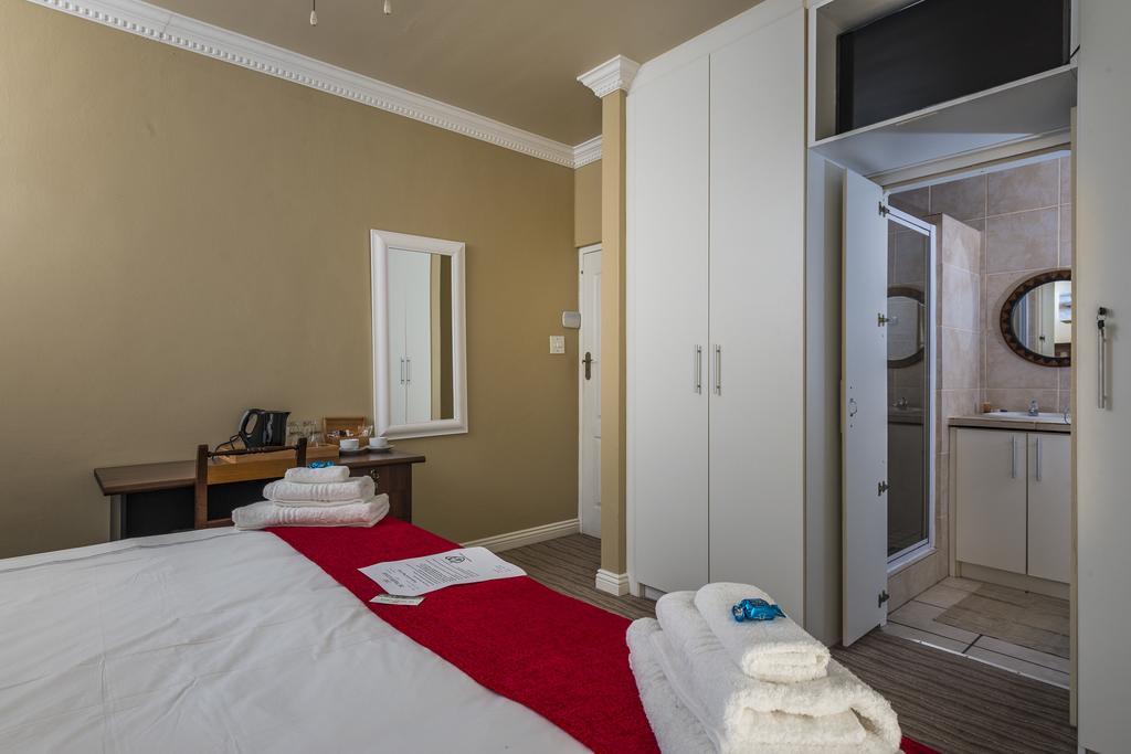 Guesthouse De Tijger Lodge Parow Luaran gambar