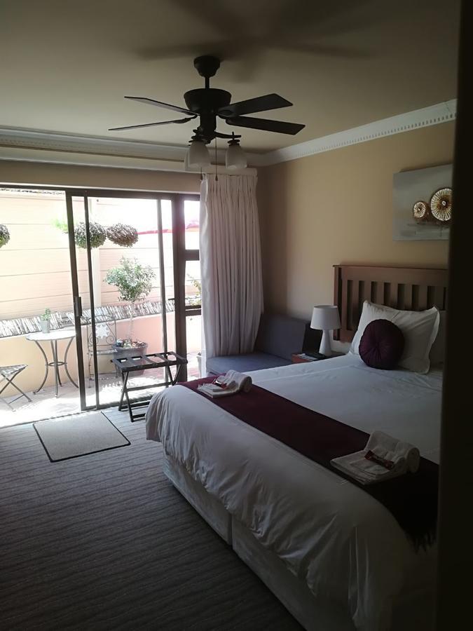 Guesthouse De Tijger Lodge Parow Luaran gambar